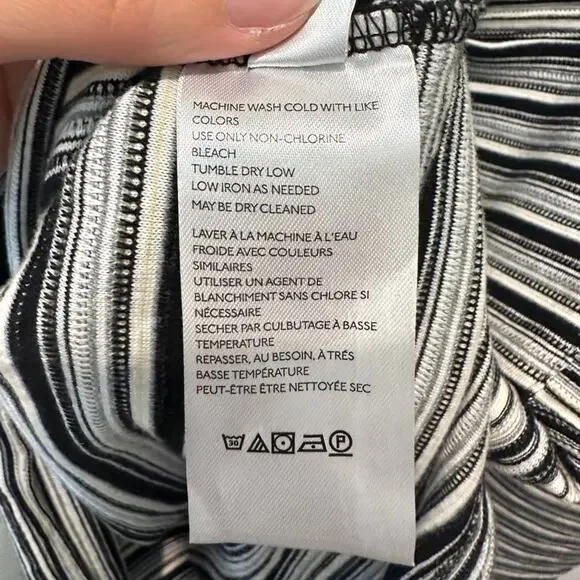 URBAN OUTFITTERS | Men’s Striped Quarter-Zip Collared Pullover | Size Medium - Picture 8 of 8